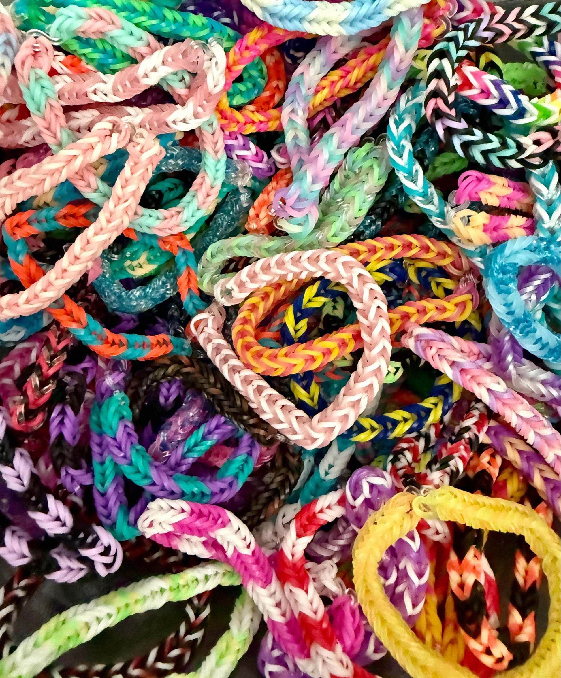 Fishtail Rubber Band Bracelets - Party Favors 25 Pack