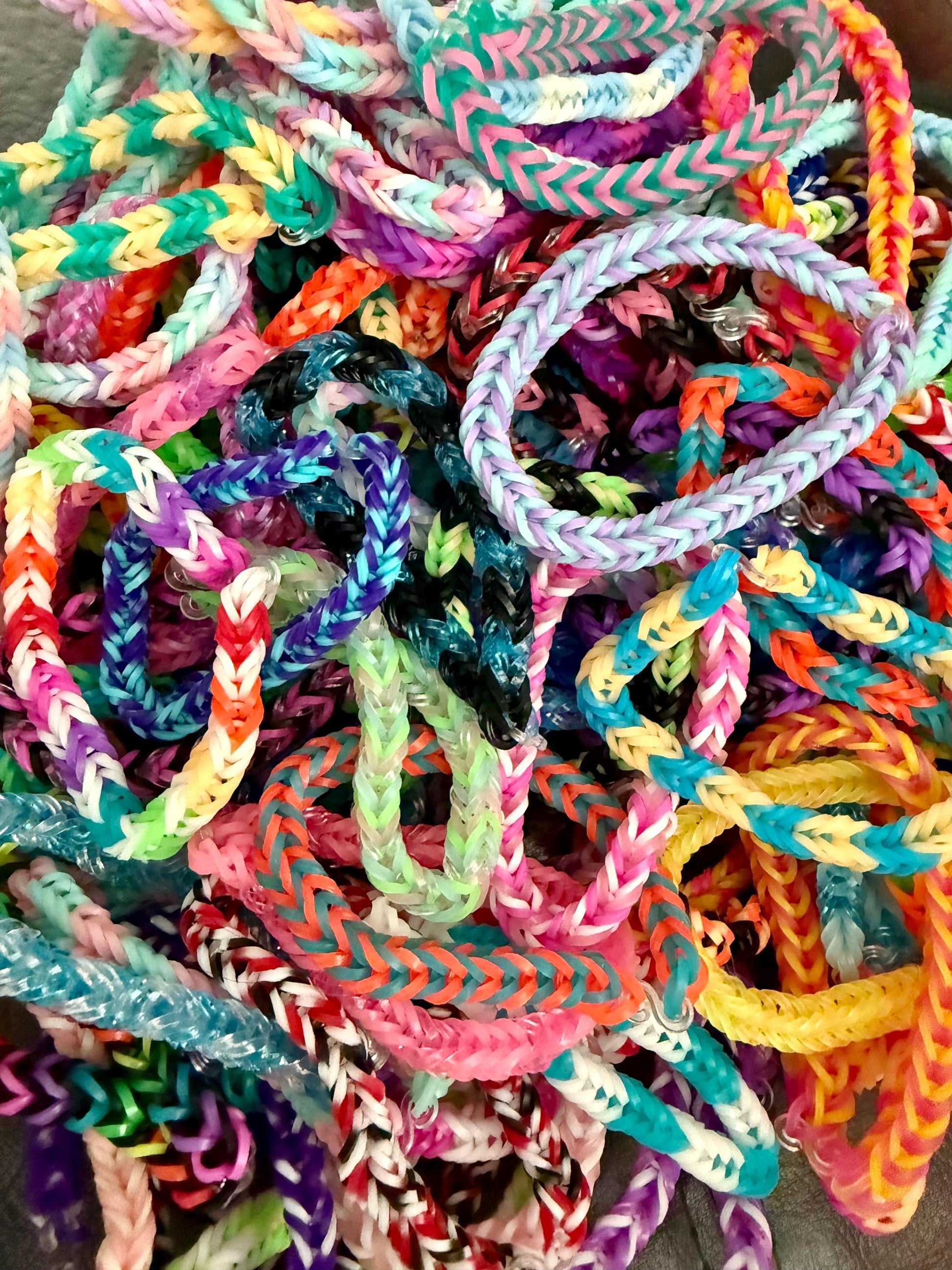 Fishtail Rubber Band Bracelets - Party Favors 25 Pack