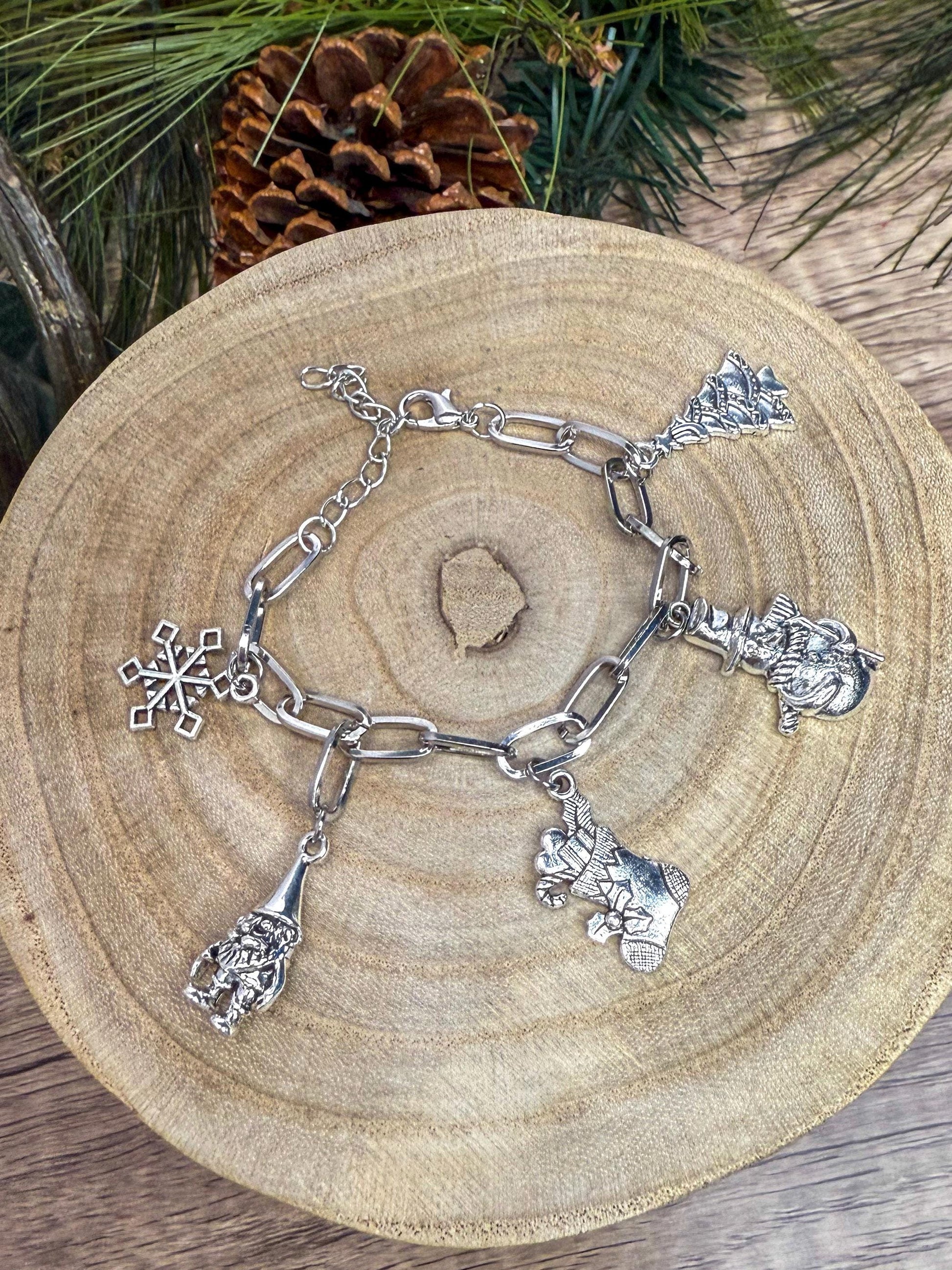 Colorful Snowflake Bracelet: Illuminate Your Festive Spirit!