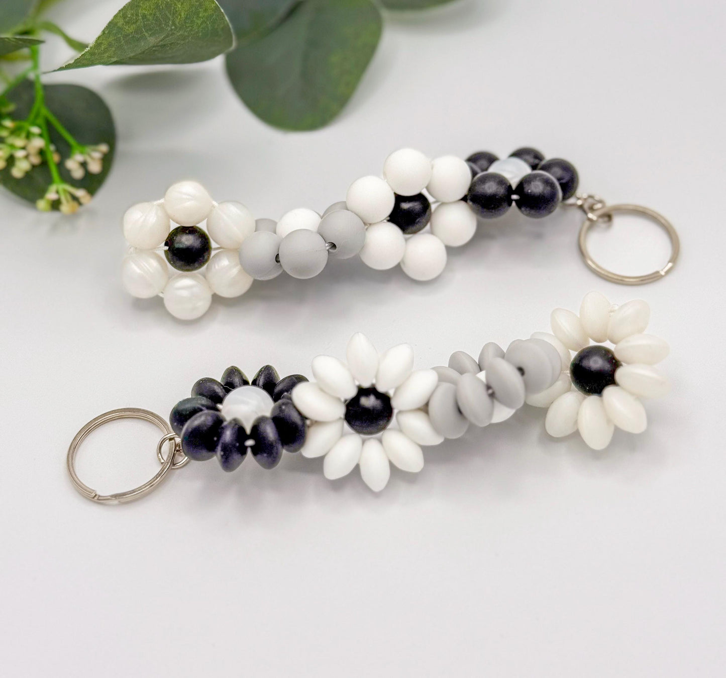 Monochrome Twisted Flower Keychain