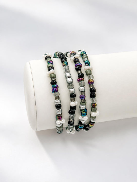 Midnight Sky Glass Seed Bead Bracelet, Iridescent Black Gray White, 3-4mm mixed bead