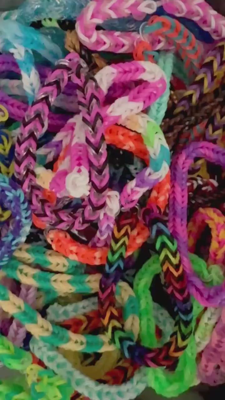 Fishtail Rubber Band Bracelets - Party Favors 25 Pack