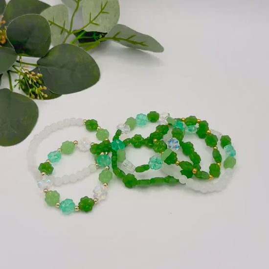 Green Four Leaf Clover Bracelet, Stretchy Glass Bead Jewelry, Lucky St Patricks Day Gift