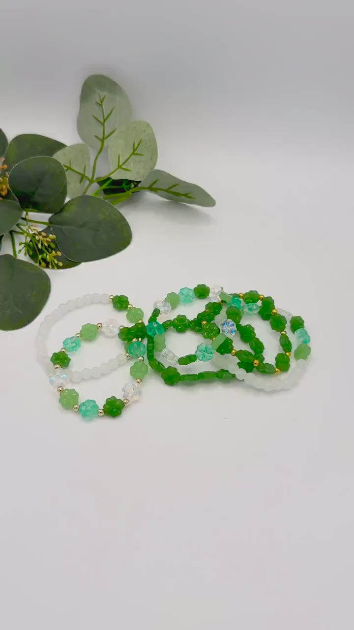 Green Four Leaf Clover Bracelet, Stretchy Glass Bead Jewelry, Lucky St Patricks Day Gift